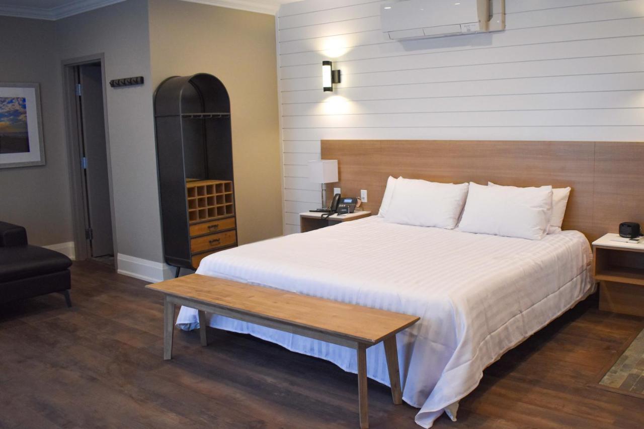 Colonial Hotel & Suites Grand Bend Eksteriør billede