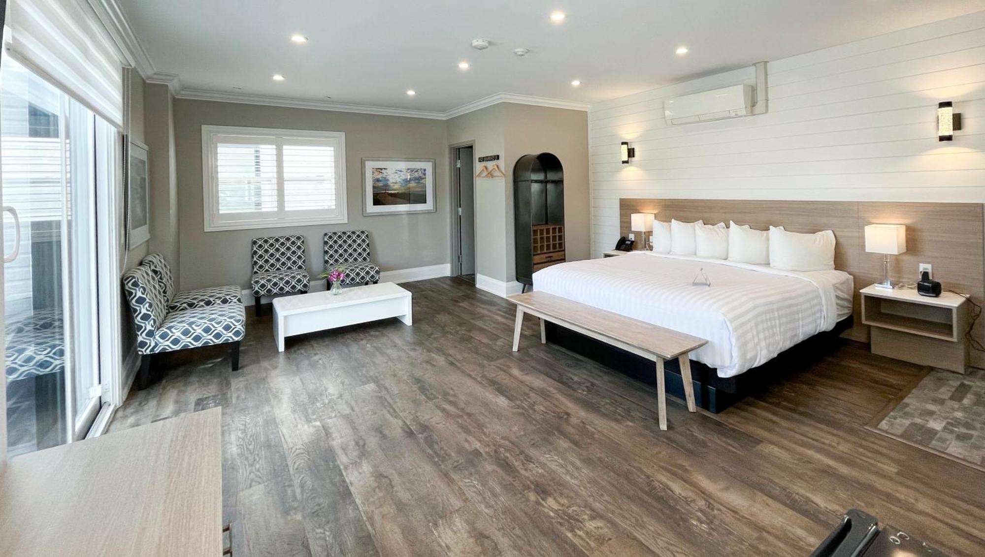 Colonial Hotel & Suites Grand Bend Eksteriør billede