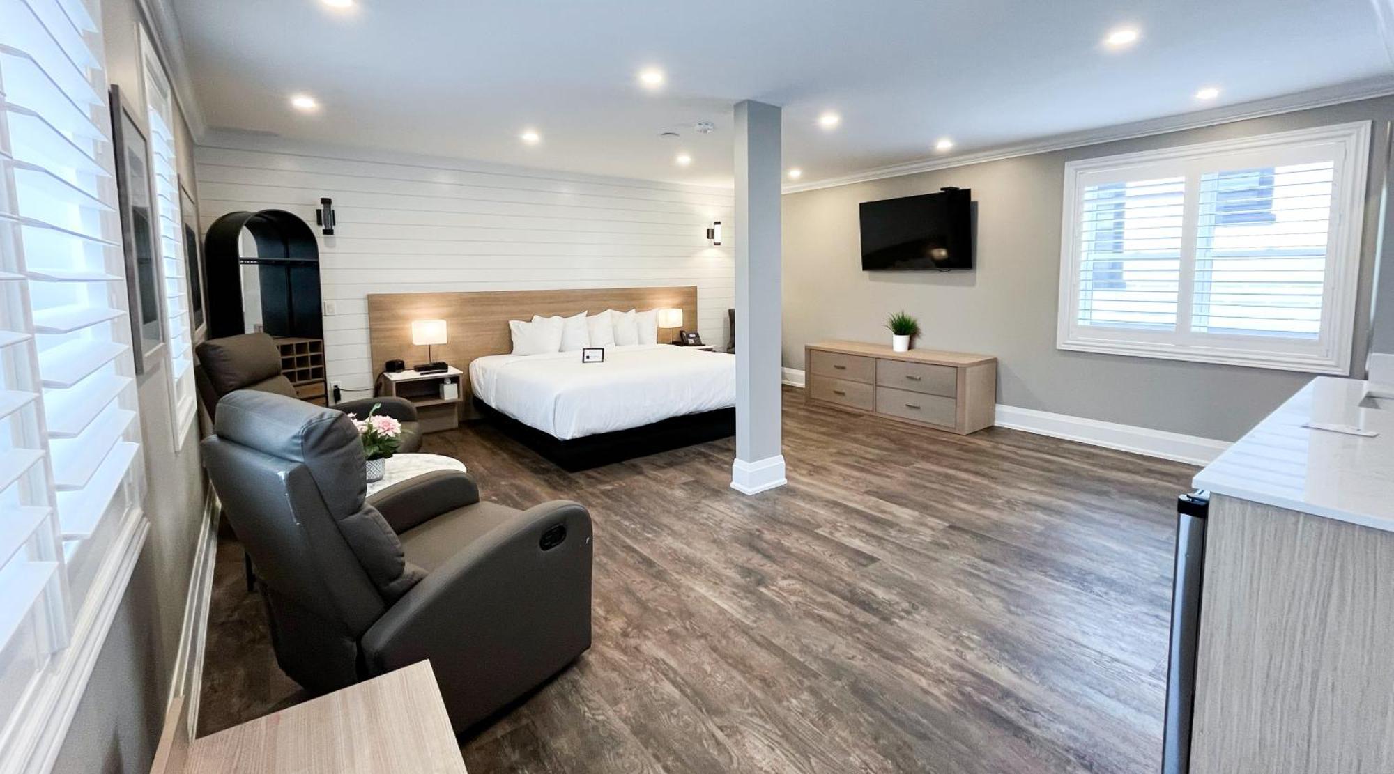 Colonial Hotel & Suites Grand Bend Eksteriør billede