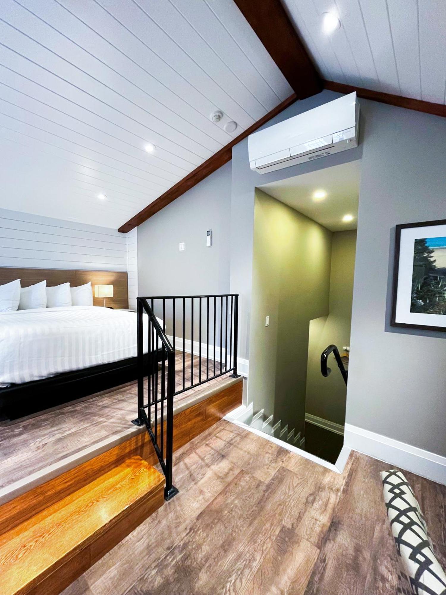 Colonial Hotel & Suites Grand Bend Eksteriør billede