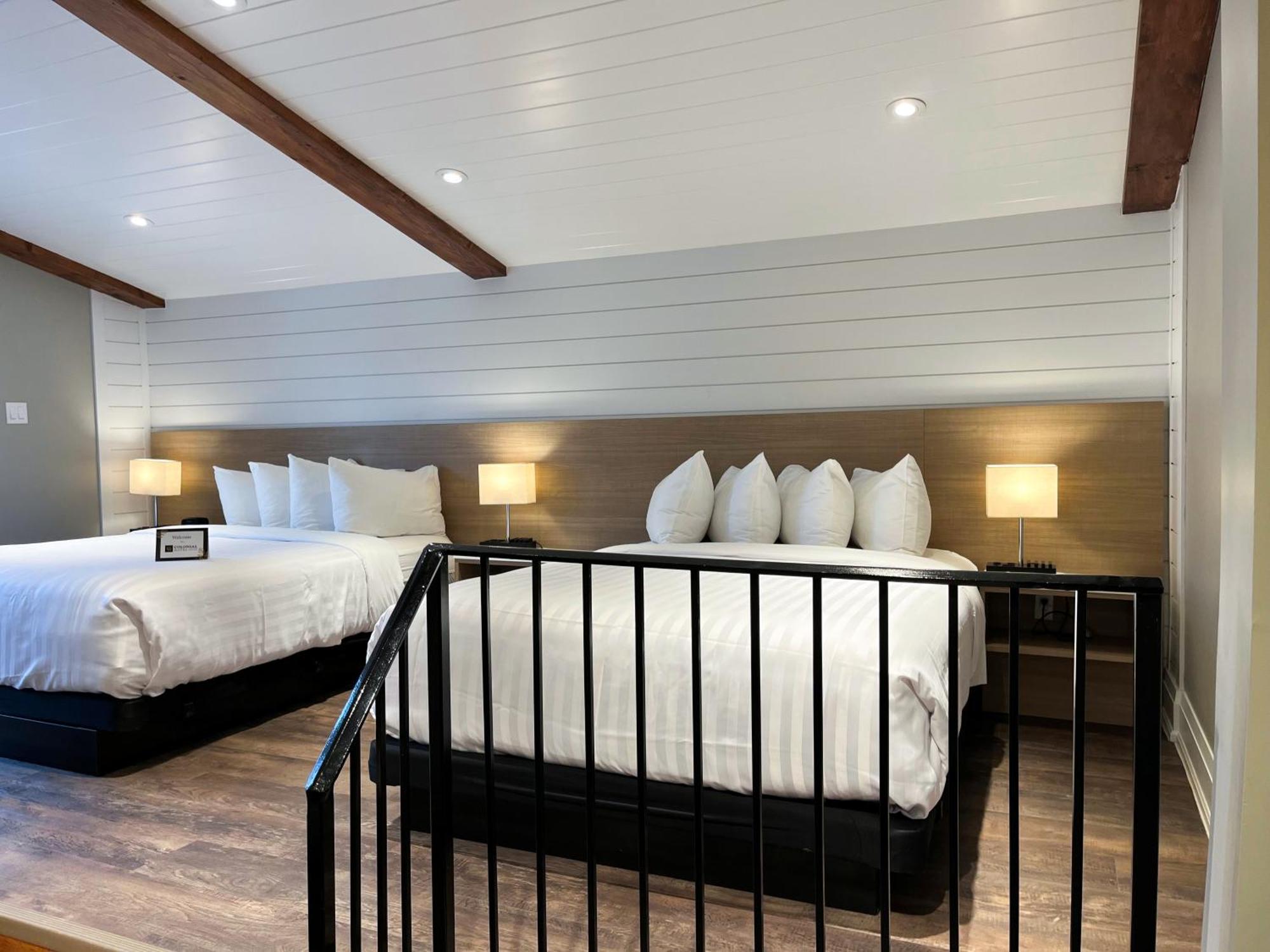 Colonial Hotel & Suites Grand Bend Eksteriør billede