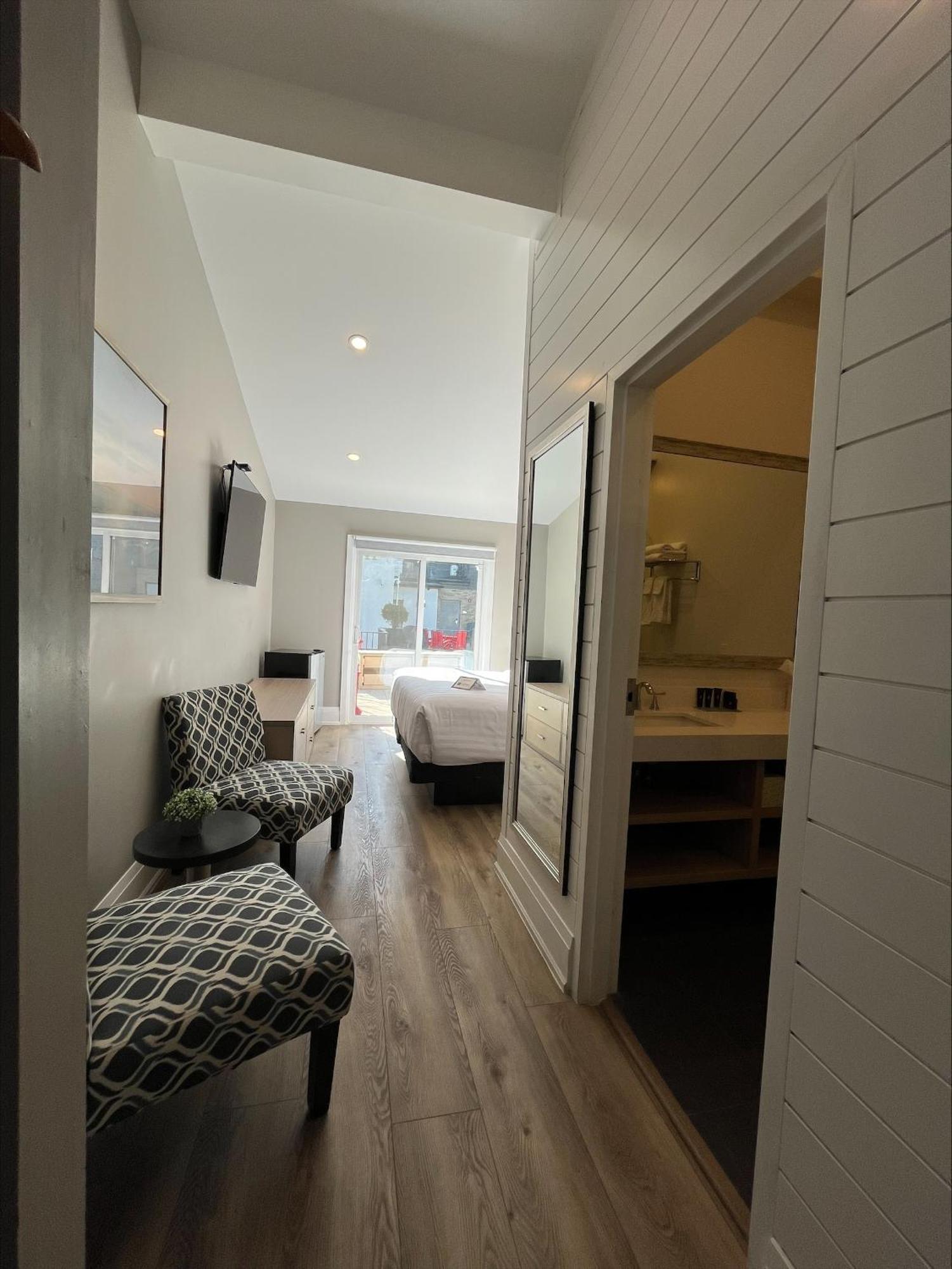 Colonial Hotel & Suites Grand Bend Eksteriør billede