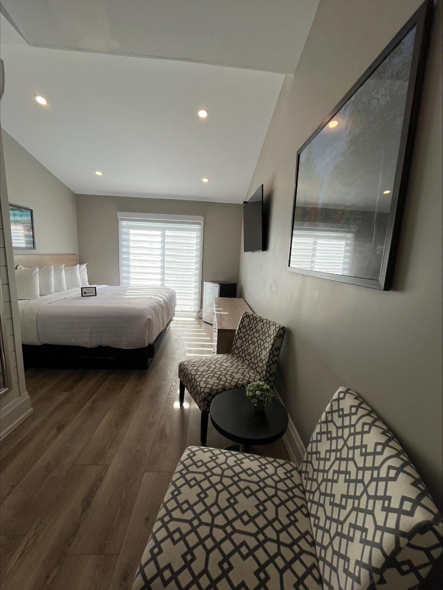 Colonial Hotel & Suites Grand Bend Eksteriør billede