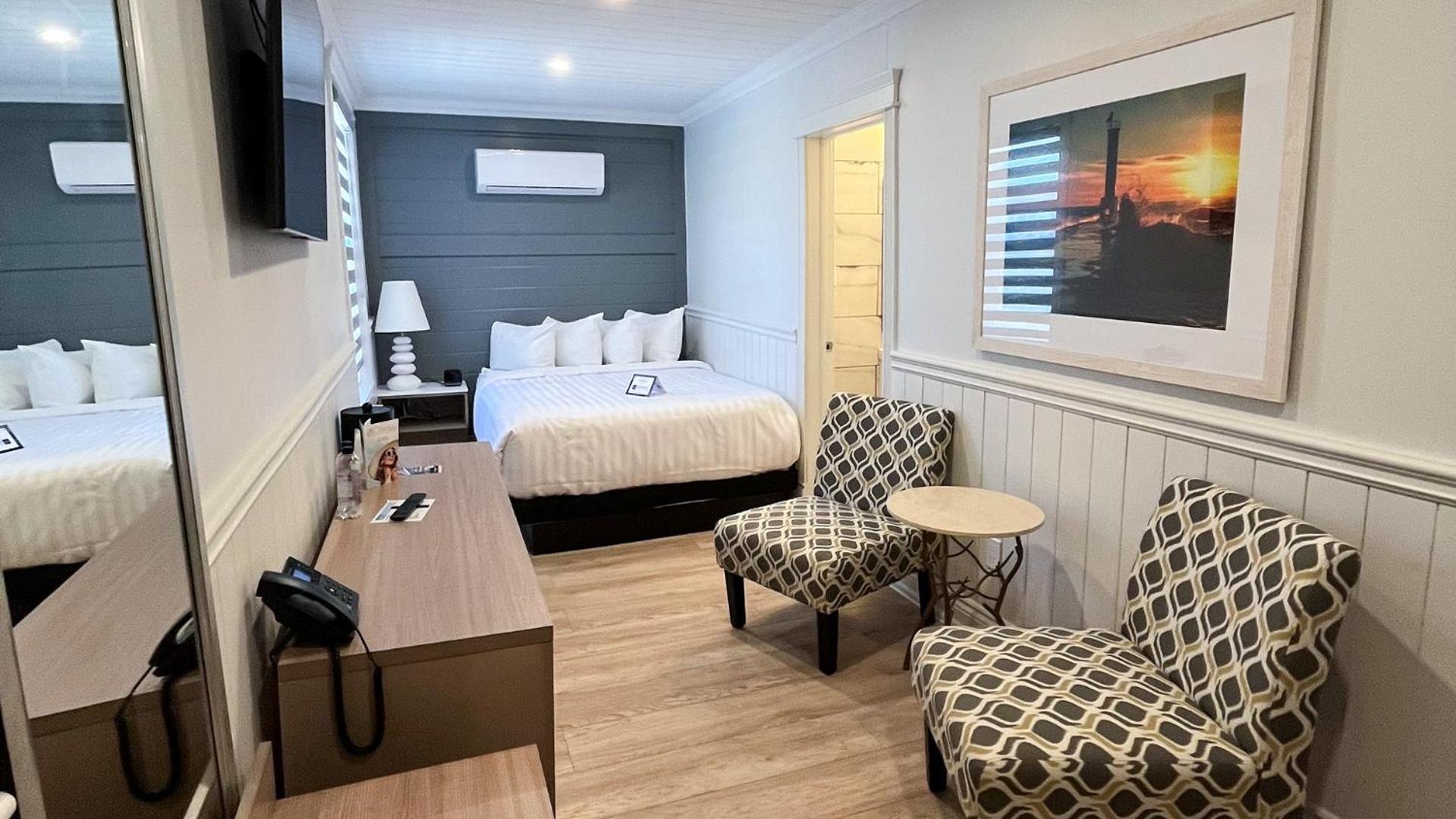 Colonial Hotel & Suites Grand Bend Eksteriør billede
